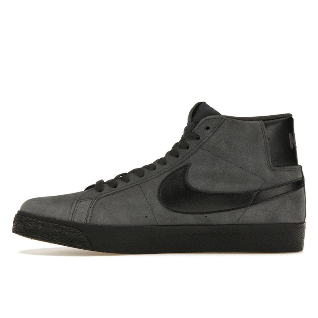 NIKE BLAZER MID BLACK